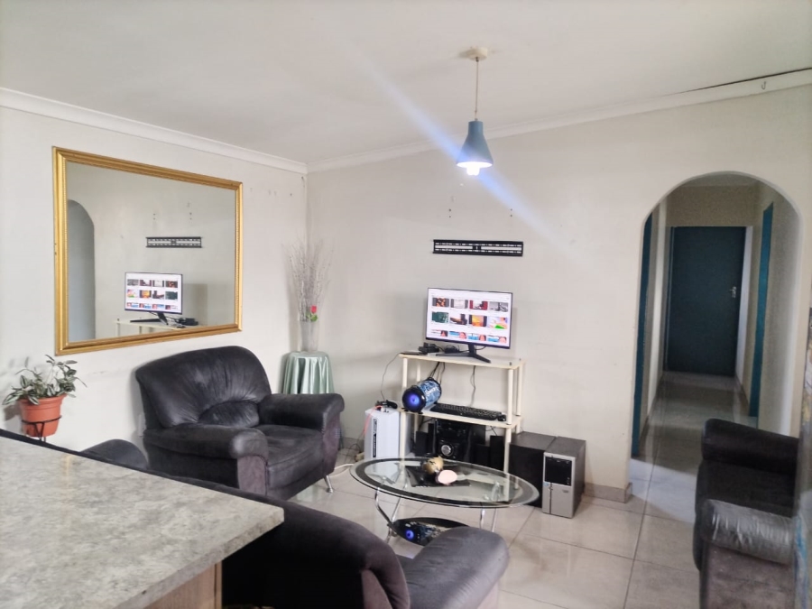 3 Bedroom Property for Sale in Kalkfontein Western Cape
